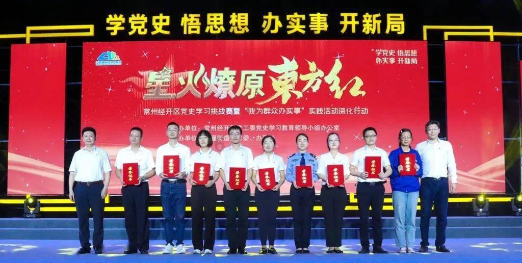 逃离黑与白的房间